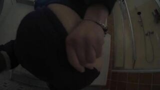 Big booty lady taking out huge shit