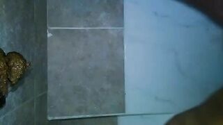 Lovely round booty girl pooping