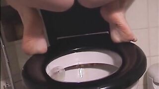 Fat poop and piss in closeup