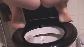 Fat poop and piss in closeup