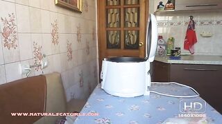 Big fat booty girl poops