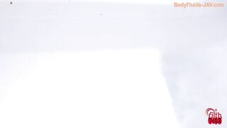 Cheeky ass Japanese gal pooping