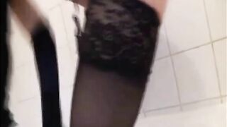 Babe shitting in the bathroom and put her nylon feet