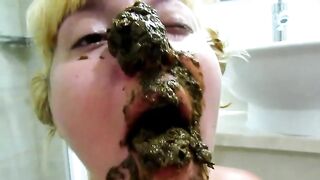 Russian hot babe swallow shit