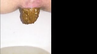 Girl shitting long hard yellow turd
