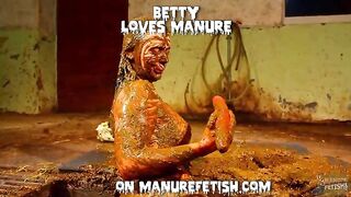 Girls Playing and masturbating in messy Cowshit