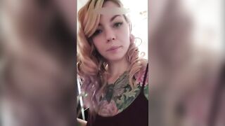 Tattooed blonde babe and yummy poop