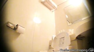 Sexy ass Japanese girl caught pooping
