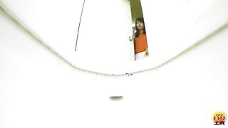 Cute Jap girl with hairy pussy poops