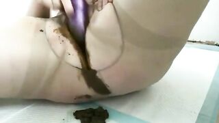 Playing with her dirty pussy and dildo