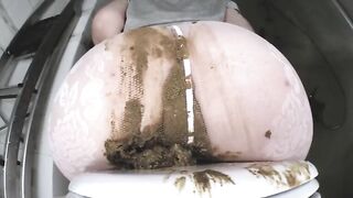 Fantastic big booty and messy poop