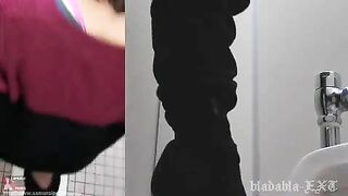 Pretty smooth ass Japanese gal and toilet poop