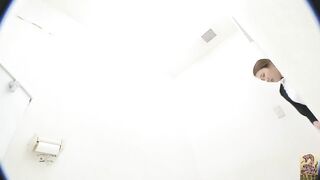 Sexy Japanese babe dropping hot shit