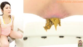 Beautiful sexy Japanese babe and hot toilet poop