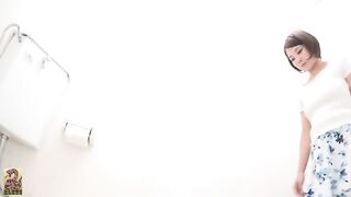 Marvelous Japanese chubby ass girls and poop