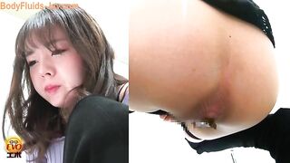 Japanese cutie teen girl caught pooping