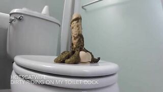 Mega booty lady riding hard dildo