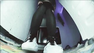 Amazing big booty lady toying and shitting