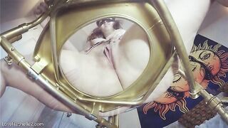 Beautiful big booty stepmom shitting hard