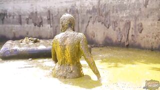 Lyndra Lynn in cowshit play