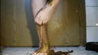 Mature bbw smearing shit on her feet