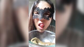 Sexy Asian MILF Scat Snack