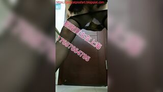 Sexy Selfie Poop Show