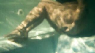 Underwater and Dish shitting as meal