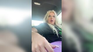 Delicious poop from sexy blonde in the car