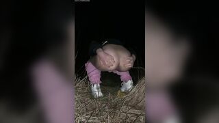 Phat booty girl pooping in the barn