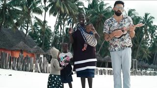 Ami G shits in Pustinja