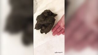 Gorgeous big booty lady shitting