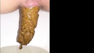 Short clip of long turd