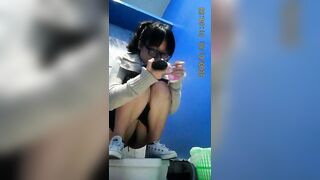 Thai student girl poop spycam