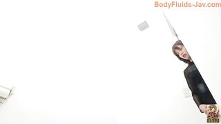 Round ass girl leaking shit