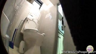 Japanese girl and lovely toilet shit