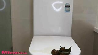 Sweet round big booty lady dropping sticky shit