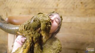 Nasty lady getting covered in messy shit