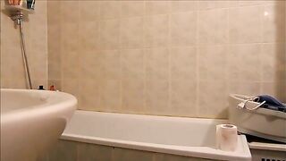 Nasty blonde dropping shit bombs in the bathtub
