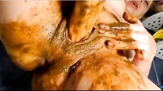 Kinky Barbara Loves Shit