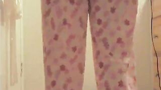 Dirty dark ass babe dropping nice load