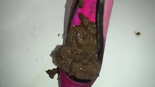 Lovely chubby lady shitting in shoe