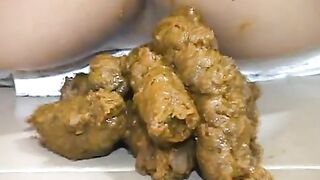 Japanese girl scat while lying