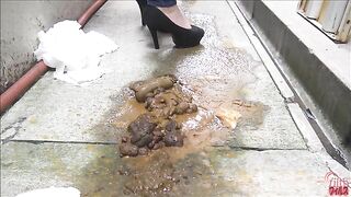 Japanese girl diarrhea shit's in the winter