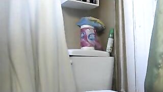 Russian hot chick poops in her lingerie