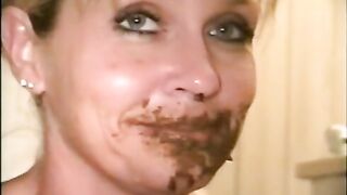 MILF love shit on her face