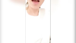 Scat eat and tooth brush play