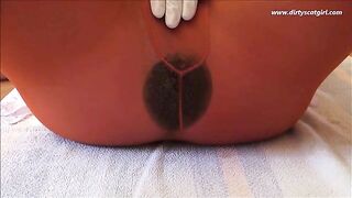 Scat show in hot pantyhose