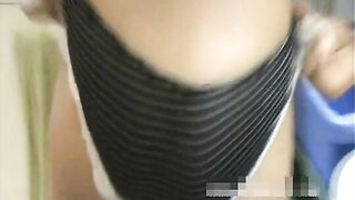 Skinny gitl shit diarrhea