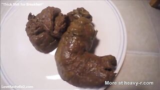 Big ass beauty shitting